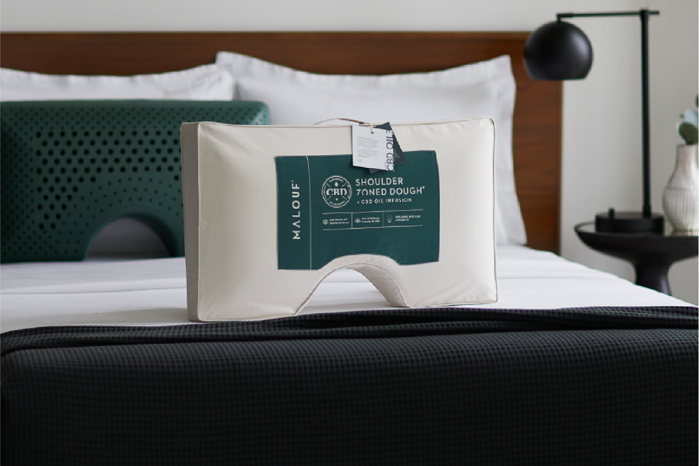 ALMOHADA CANNABIS HOMBRO